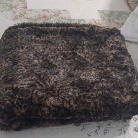 Dennis Basso Plush Faux Fur Throw - Rich Brown - Picture 1 of 8